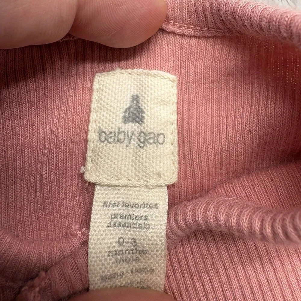 Baby Gap 0-3 Months One Piece Snap Button Ribbed Ruffle Dusty Rose Pink Bear
